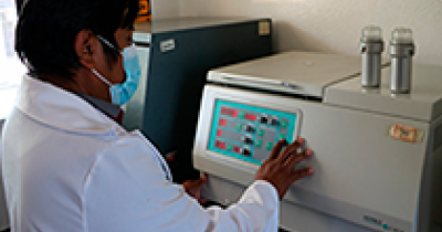 Investigan aplicaciones de los recursos naturales en el Laboratorio de ciencia y tecnología de alimentos 