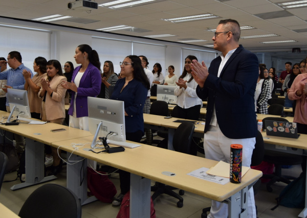 Se preparan para el mundo laboral y la vida colegiada en el Seminario de Gestión y Administración en Enfermería 