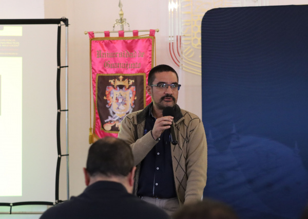 Docentes de Nivel Medio Superior comparten experiencias de investigación y docencia en Encuentro CNMS 2025