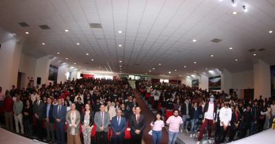 Recibe Campus Guanajuato a más de mil jóvenes bachilleres en muestra profesiográfica  