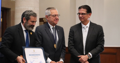 Entrega Universidad de Guanajuato Medalla al Mérito Jurídico al Dr. Rodolfo Luis Vigo