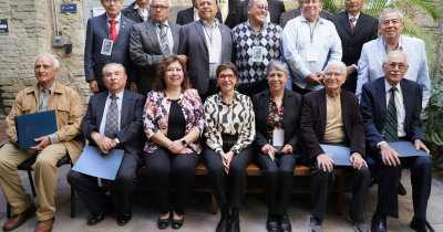 Se reúnen generaciones oro y plata de la Licenciatura de Arquitectura UG