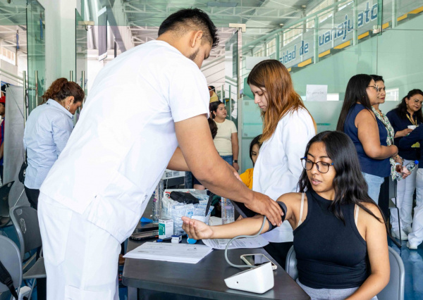 Promueven UG Campus León e IMSS donación altruista de sangre