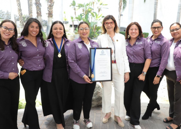 Gobierno del Estado de Guanajuato reconoce proyecto de la UG que impulsa vocaciones científicas en niñas y mujeres
