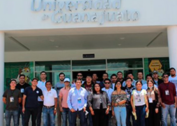 Certifican a estudiantes de DICIS en sistemas eléctricos modernos y para el sector industrial 