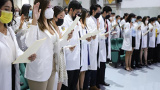 Con la tradicional “Imposición de batas”, estudiantes de Medicina celebran una nueva etapa de su formación