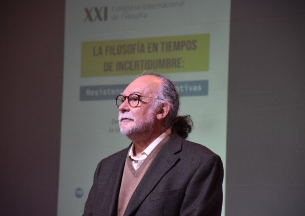 Debaten sobre la obra del Dr. Aureliano Ortega, referente de la Filosofía en la UG