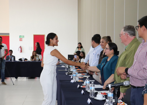 Campus Guanajuato reconoce talento y trabajo de las y los estudiantes emprendedores 