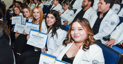 Egresan de la Universidad de Guanajuato 87 médicas y médicos