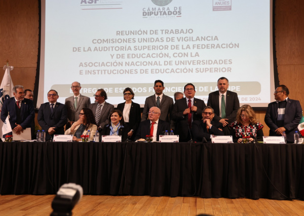 Universidad de Guanajuato participa, a través de su Rectora General, en la entrega de informes financieros auditados y avances académicos