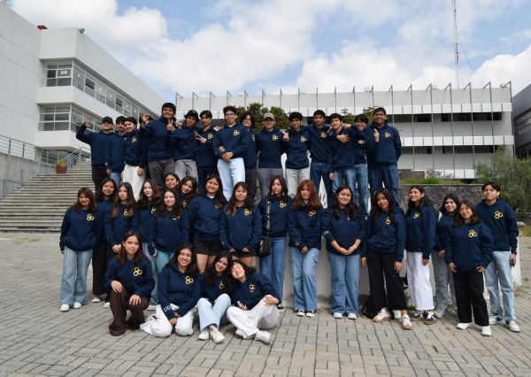 Más de 450 jóvenes experimentan ciencia, extensión y vinculación en el Día Abierto UG