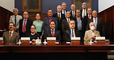 UG reconoce a la generación 1967-1972 de Minas y Metalurgia 