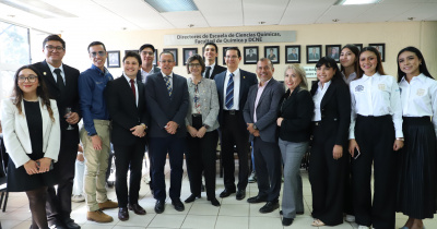 Rinden protesta integrantes del grupo organizado Bee Blue; impulsarán el cuidado del agua