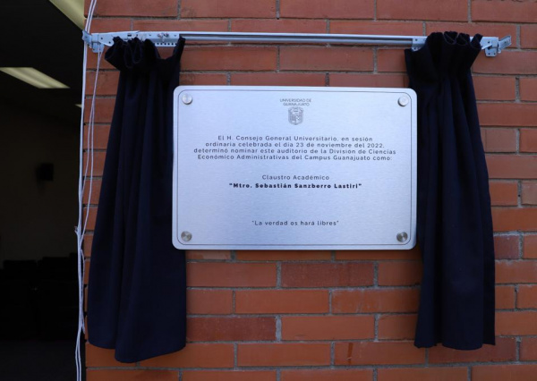 Homenajean la memoria del Mtro. Sebastián Sanzberro Lastiri; un Claustro Académico en DCEA lleva su nombre 