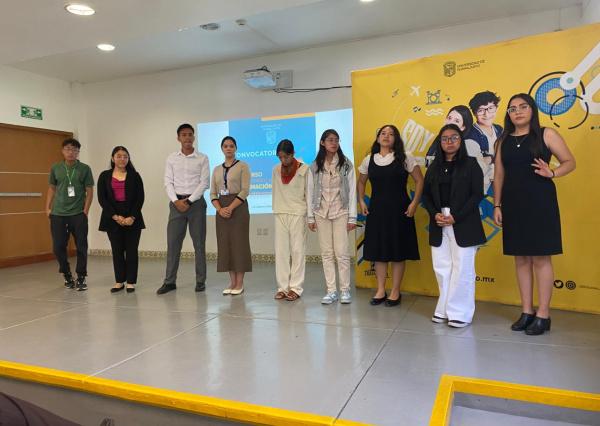 Premian a participantes del Concurso de Declamación del Colegio del Nivel Medio Superior