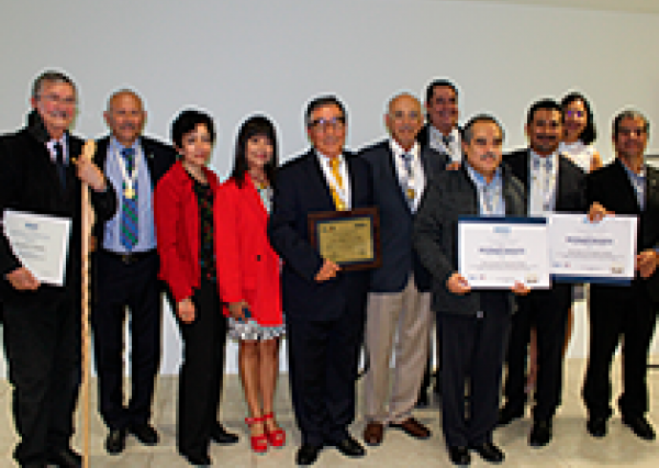 Celebran el Día del IEEE con nuevos liderazgos y galardones para quienes han fortalecido la Ingeniería Eléctrica y Electrónica 