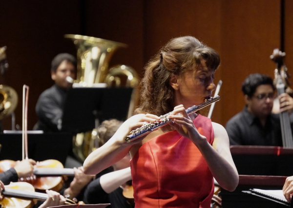 OSUG da muestra de virtuosismo junto a la flautista Mimi Stillmann