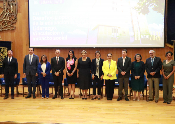 Rectora General de la UG comparte retos y oportunidades en la gestión institucional