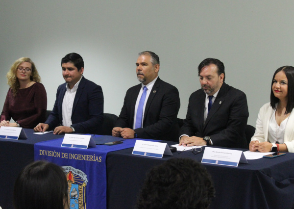 “La inteligencia artificial: de la distopía a la sintopía” fue el tema de las Octavas Jornadas Digitales en UG