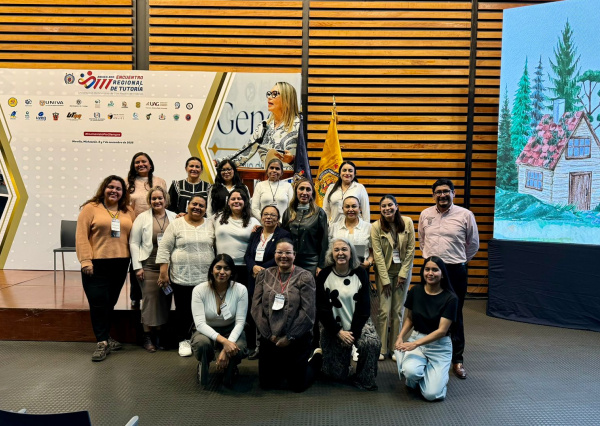 Tutoras y tutores del Nivel Medio Superior de la UG participan en el VIII Encuentro Regional de Tutoría