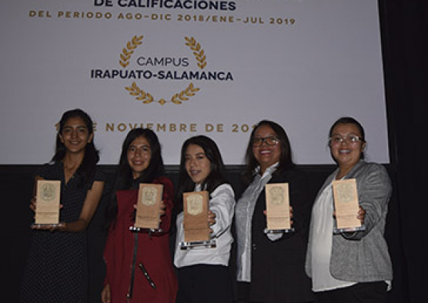 Otorga el Campus Irapuato-Salamanca preseas por mérito universitario a 163 estudiantes