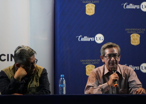 José Luis Martínez da cátedra de periodismo en la UG