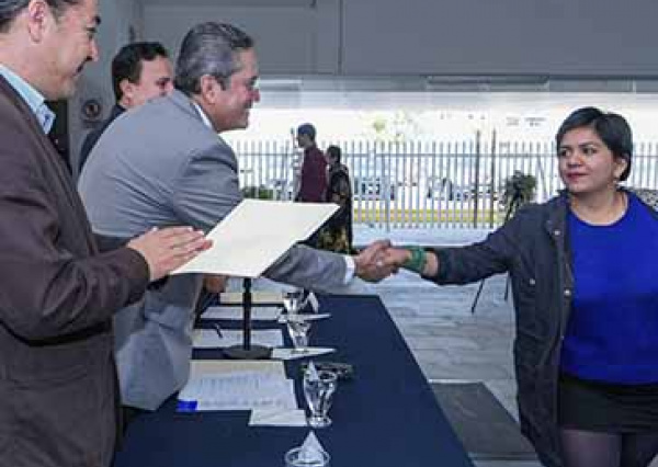 Estudiantes de Universidad de Guanajuato destacan en concurso de cuento, poesía y cómic