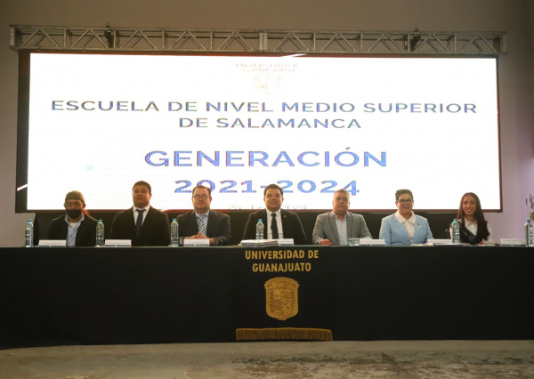 Culminan sus estudios comunidad del Nivel Medio Superior de la UG