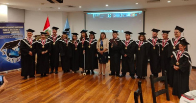 La Dra. Ma. del Rosario Abraham profesora UG, fue galardonada en Perú 