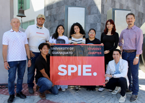 Capítulo Estudiantil SPIE OASIS UG gana el Premio Estatal a la Divulgación Científica 2026