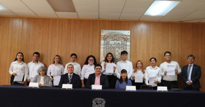 Rinde protesta en la UG el Consejo Nacional Estudiantil del IMIQ