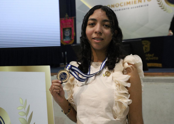 UG reconoce a 234 estudiantes por su Aprovechamiento Académico y Trayectoria