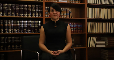 Investigadora UG recibe distinción nacional por su trabajo en teoría histórica  