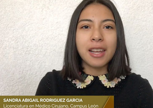 Campus León de la UG galardona a estudiantes de excelencia