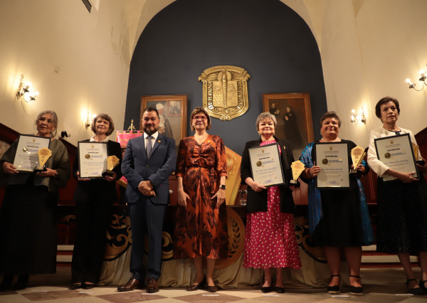  UG otorga distinción “Pedro Bautista Lascuráin de Retana” a cinco académicas universitarias destacadas en la investigación