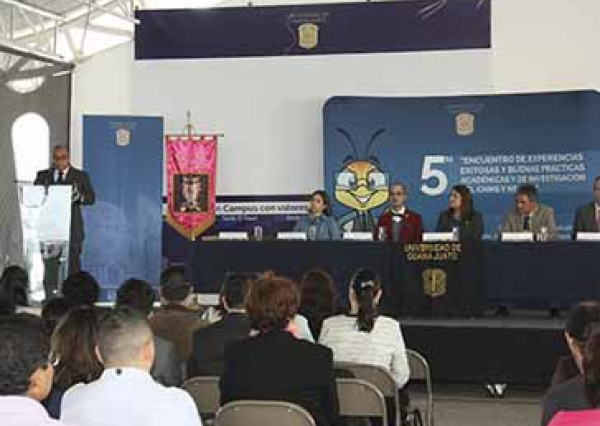 Comparten experiencias académicas y de investigación niveles medio y superior de la UG