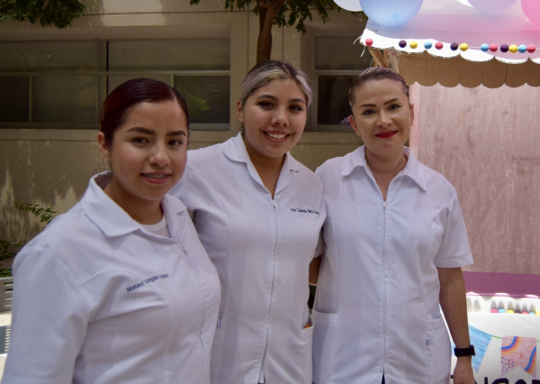 Estudiantes de Enfermería comparten estrategias y recursos para el cuidado emocional durante la Feria de la Salud Mental