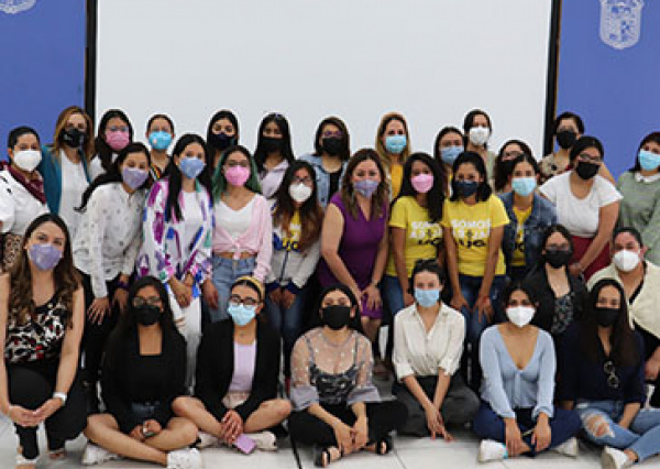 Lideresas universitarias impulsan conversatorio sobre avances y retos en materia de igualdad