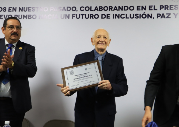 Campus Celaya-Salvatierra rinde homenaje al contador Carlos Martínez Inda