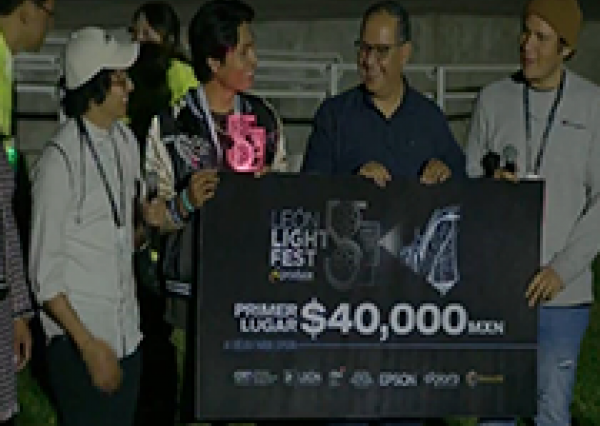 Estudiantes UG ganan festival de video mapping 