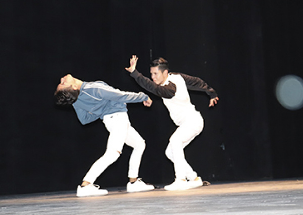 Estudiantes de la Universidad de Guanajuato realizan su Noche Cultural 