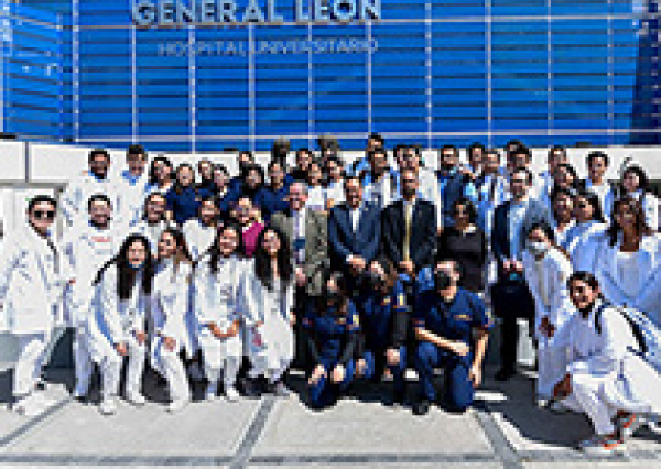 Comunidad estudiantil de la UG charla con el Secretario de Salud sobre el consumo y prevención de adicciones