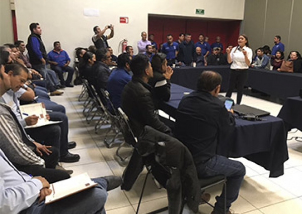 Capacitan a personal de vigilancia de la UG en prevención y violencia de género