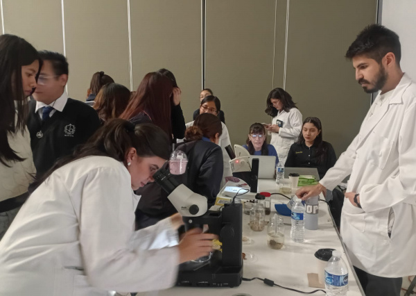 Realiza Campus Guanajuato UG su 6ª Muestra Profesiográfica