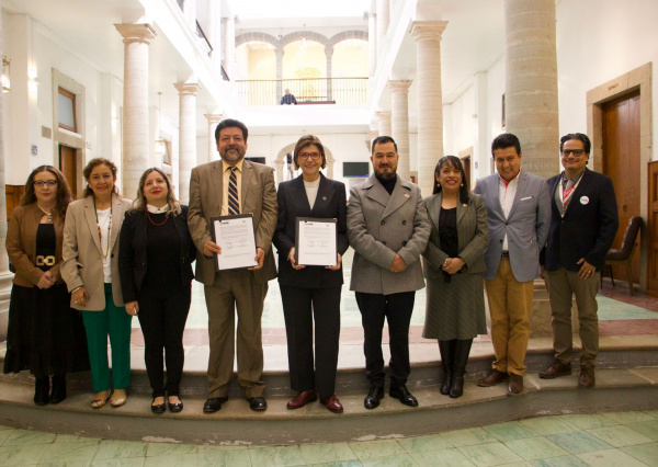 Suscribe UG e INE convenio para impulsar la participación y cultura democrática