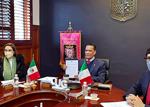 UG y Universidad de Estudios de Cagliari se unen para homenajear a Jorge Ibargüengoitia