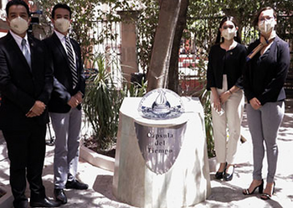 Con cápsula del tiempo, dejan testimonio del trabajo realizado en la UG durante la pandemia