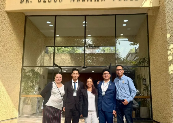 Destaca Campus Celaya-Salvatierra de la UG en el Primer Foro de Pasantes de Enfermería en la Ciudad de México