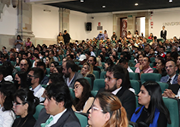 Reconoce UG excelencia académica de estudiantes de licenciaturas y posgrados de Derecho, Política y Gobierno  