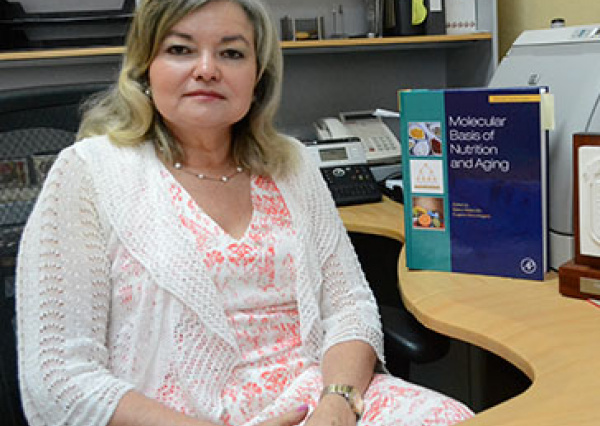 Dra. María Eugenia Garay Sevilla, primera mujer del Campus León que obtiene el nivel III en el SNI 